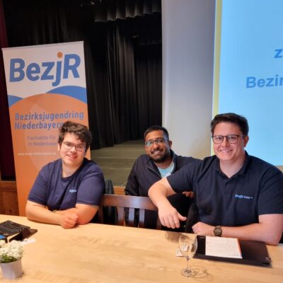 Gruppenbild der Beisitzer vom Vorstand Michael Kölbl, Alexander Stoschek und Leon Celorio Brana