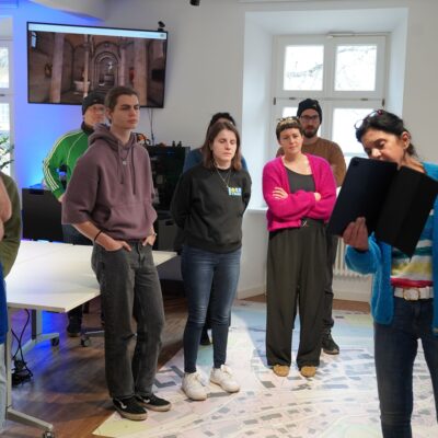 Worskshoprunde mit den Teilnehmern u nd der Gruppenleiterin