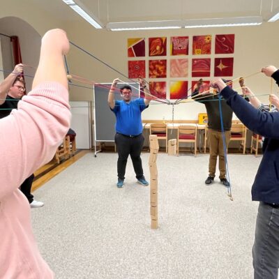 Gruppenspiel - Teamwork mit allen Teilnehmer:innen an der Vorstandsklausur