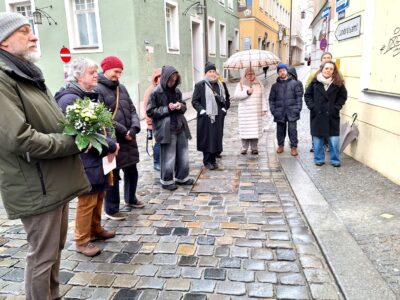 Verlegung von zwei Stolpersteinen und Gedenkfeier in Passau